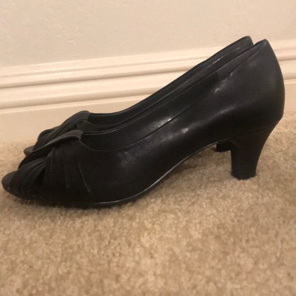 East5th heels • size 5 1/2 - Picture 2 of 5